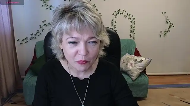 Snapshot of Rosette_Pricky chatting on 05/30/26, 02:47 Rosette Pricky online show from 05/30/26, 02:47