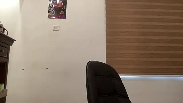 LucytheDevilQueen online show from 12/01/25, 03:00