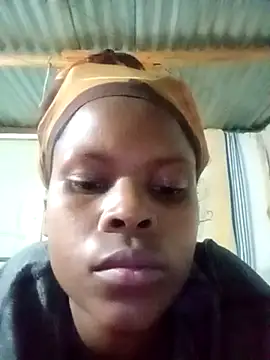 Snapshot of Caramelchick01 chatting on 10/17/25, 08:44 Caramelchick01 online show from 10/17/25, 08:44