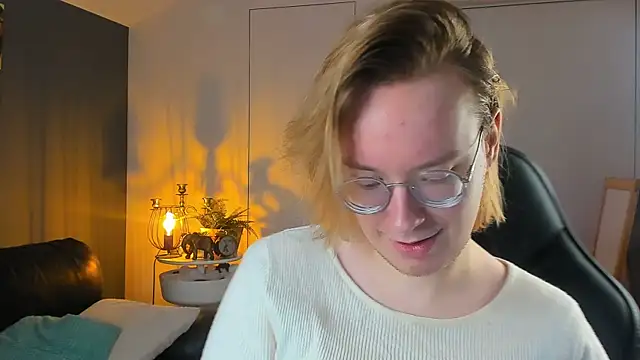 Amanda Butlerr online show from 10/18/25, 10:05