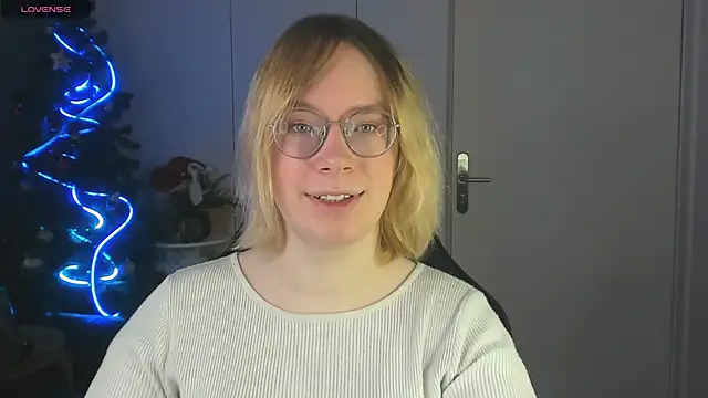 Amanda Butlerr online show from 12/18/25, 09:59