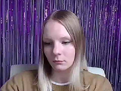 Snapshot of Kassandra_XX chatting on 09/24/25, 11:02 Kassandra XX online show from 09/24/25, 11:02
