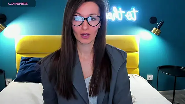 Joan Nelson online show from 01/12/26, 01:22