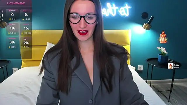 Joan Nelson online show from 02/03/26, 01:26