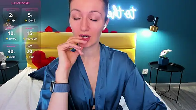 Joan Nelson online show from 03/09/26, 01:31