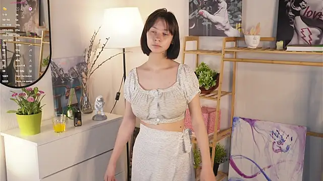 Snapshot of SuzanneHowse chatting on 09/19/25, 04:47 SuzanneHowse online show from 09/19/25, 04:47