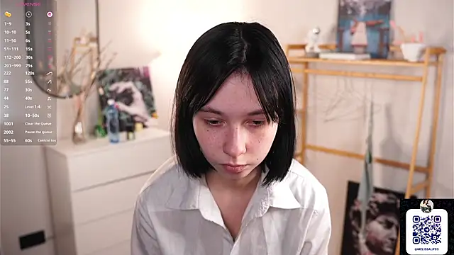 Snapshot of SuzanneHowse chatting on 10/12/25, 05:39 SuzanneHowse online show from 10/12/25, 05:39