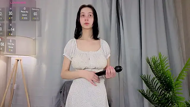 SuzanneHowse online show from 03/27/26, 04:07