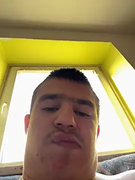 Snapshot of pussyhunter323557 chatting on 11/01/25, 12:40 pussyhunter323557 online show from 11/01/25, 12:40