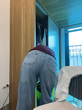 Snapshot of bunny_b4nny chatting on 11/08/25, 06:35 bunny b4nny online show from 11/08/25, 06:35