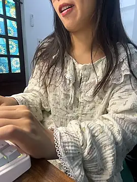 Snapshot of bunny_b4nny chatting on 11/28/25, 06:16 bunny b4nny online show from 11/28/25, 06:16