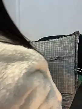 Snapshot of bunny_b4nny chatting on 12/19/25, 04:25 bunny b4nny online show from 12/19/25, 04:25