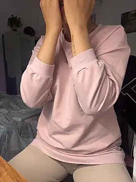 Snapshot of bunny_b4nny chatting on 01/06/26, 09:02 bunny b4nny online show from 01/06/26, 09:02