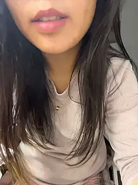 Snapshot of bunny_b4nny chatting on 01/13/26, 04:23 bunny b4nny online show from 01/13/26, 04:23