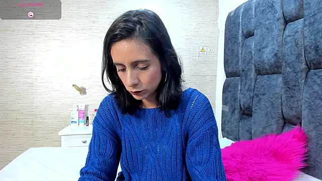 MiaAmore  online show from 12/05/25, 08:49