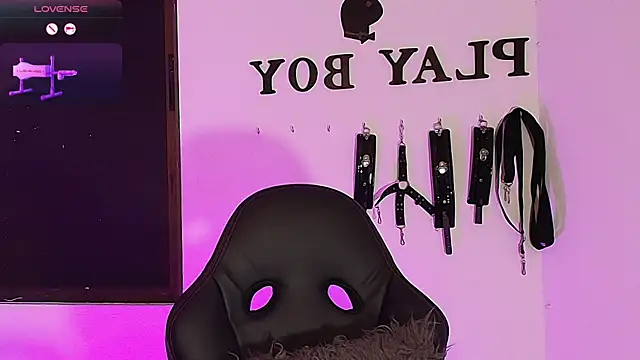 AlekRuizx online show from 10/01/25, 05:02