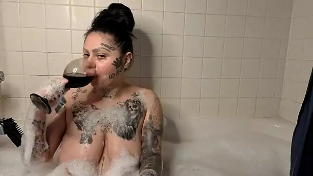 chicanachic13 online show from 11/02/25, 07:33