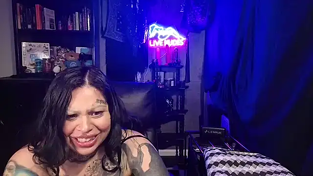 chicanachic13 online show from 02/28/26, 09:43