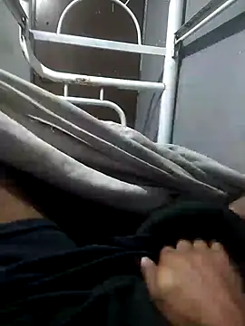 Snapshot of Hrickew chatting on 09/21/25, 05:31 Hrickew online show from 09/21/25, 05:31