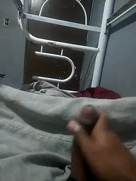 Snapshot of Hrickew chatting on 09/29/25, 06:18 Hrickew online show from 09/29/25, 06:18