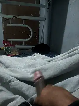 Snapshot of Hrickew chatting on 10/09/25, 12:52 Hrickew online show from 10/09/25, 12:52