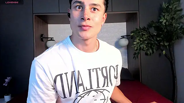 AustinJones  online show from 03/26/26, 07:52