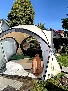 Robbin Huut online show from 10/13/25, 11:54