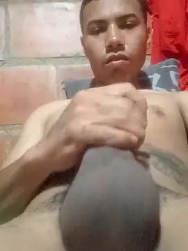 Snapshot of eldelmienbrogrueso chatting on 09/08/25, 02:38 eldelmienbrogrueso online show from 09/08/25, 02:38