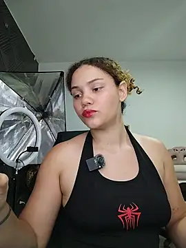 SirenRouge 69 online show from 04/16/26, 07:47