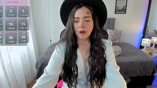 amaia monet online show from 10/20/25, 07:58