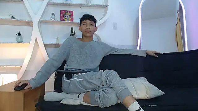 BEAUTY BOYS1 online show from 10/08/25, 06:33