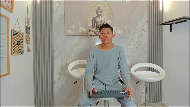 BEAUTY BOYS1 online show from 01/08/26, 07:21