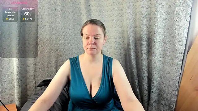 MiaLores online show from 11/12/25, 08:59