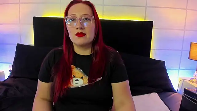 fieryluciana online show from 10/16/25, 03:40