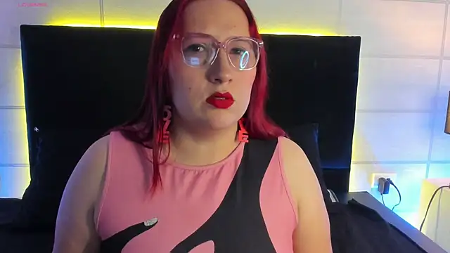 fieryluciana online show from 10/17/25, 04:04