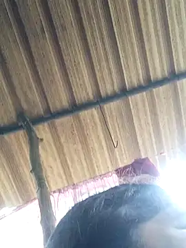 Snapshot of Rakhi_j chatting on 02/02/26, 04:00 Rakhi j online show from 02/02/26, 04:00