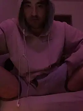 Snapshot of DanBfl chatting on 11/25/25, 09:31 DanBfl online show from 11/25/25, 09:31