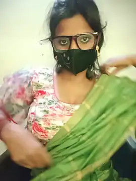 Snapshot of Mohini_Josh069 chatting on 06/25/26, 12:53 Mohini Josh069 online show from 06/25/26, 12:53