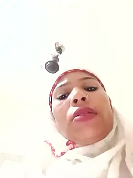 Snapshot of Rubi_sarma chatting on 10/11/25, 12:47 Rubi sarma online show from 10/11/25, 12:47