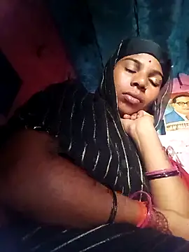 Snapshot of Rubi_sarma chatting on 10/31/25, 06:14 Rubi sarma online show from 10/31/25, 06:14