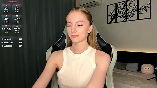 BrightAnnie online show from 11/23/25, 04:07