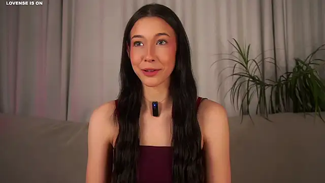 EviaRabasca online show from 11/24/25, 11:21