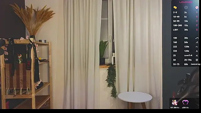 laracroftmansion online show from 11/28/25, 06:21