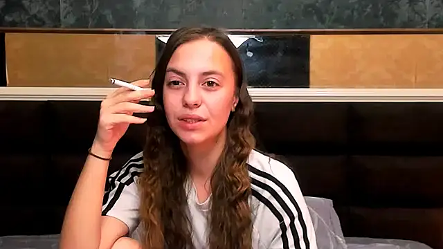 MillieTinny online show from 10/18/25, 03:09