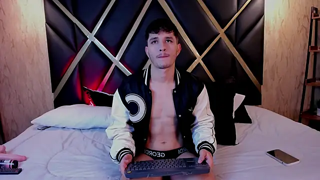 LiamMuller online show from 10/14/25, 11:44