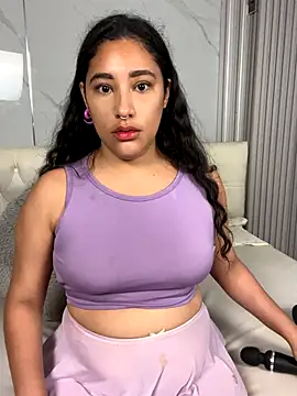 SelenaRuiz7 online show from 12/04/25, 12:14