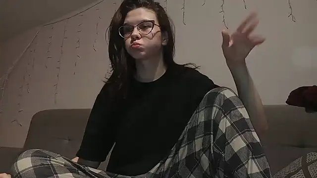 LaVostraDorothy online show from 04/20/26, 08:32