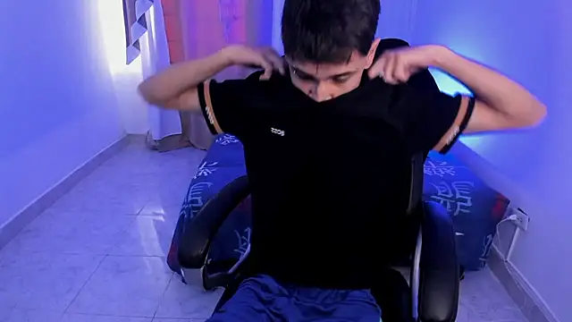 Aron Boyy online show from 11/20/25, 08:19