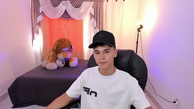 Aron Boyy online show from 03/28/26, 07:57