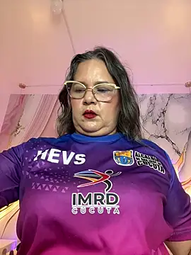 Snapshot of Lucy_Milf_474 chatting on 06/01/26, 11:45 Lucy Milf 474 online show from 06/01/26, 11:45